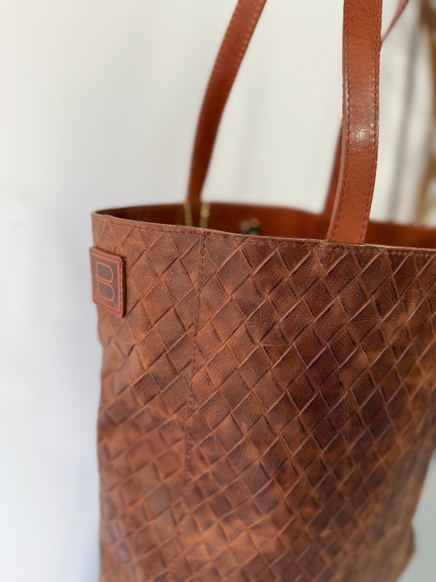 Giovana Tote - Brown Large Weave