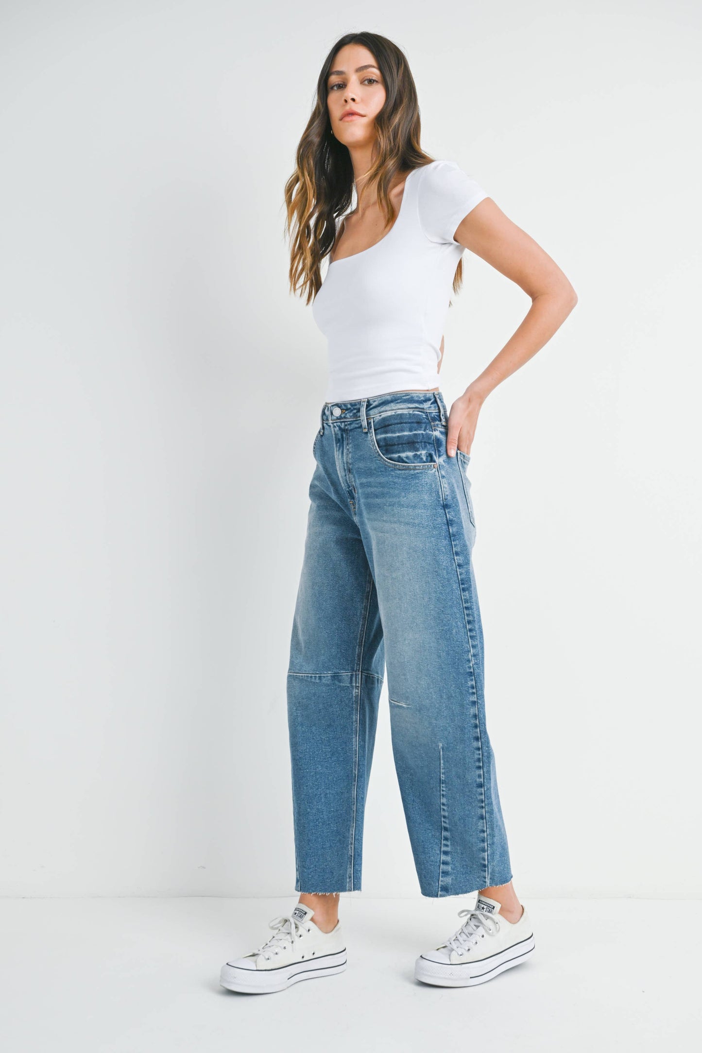 BP473J - MED - Barrel Jean w/ Seams