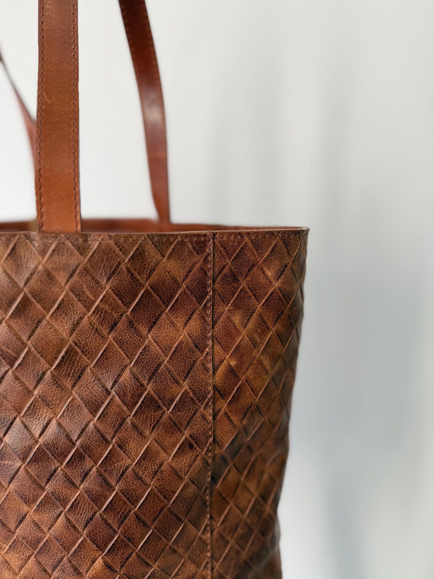 Giovana Tote - Brown Large Weave