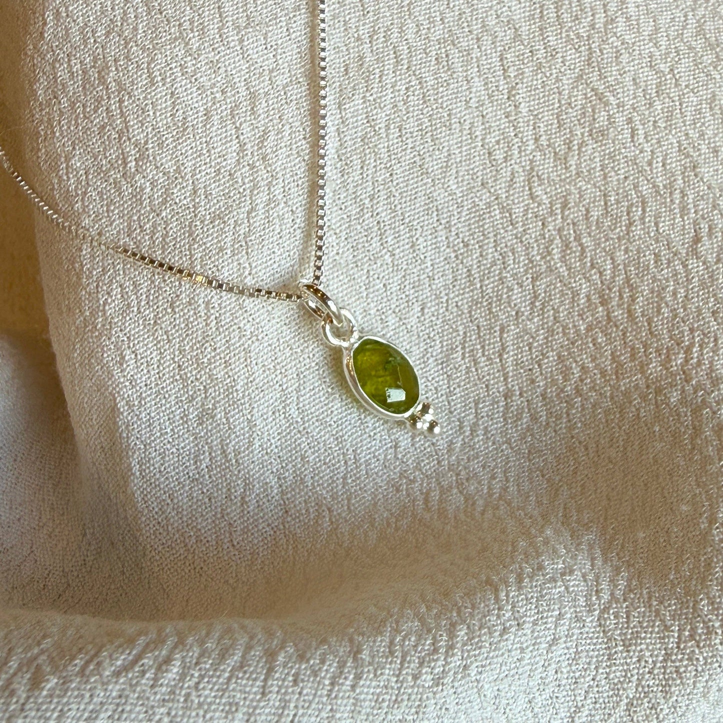 Lūma Necklace | Peridot & Silver