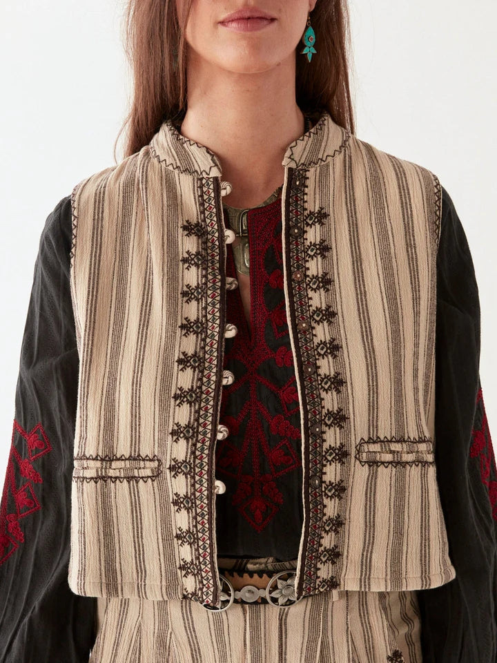 Dalia Vest