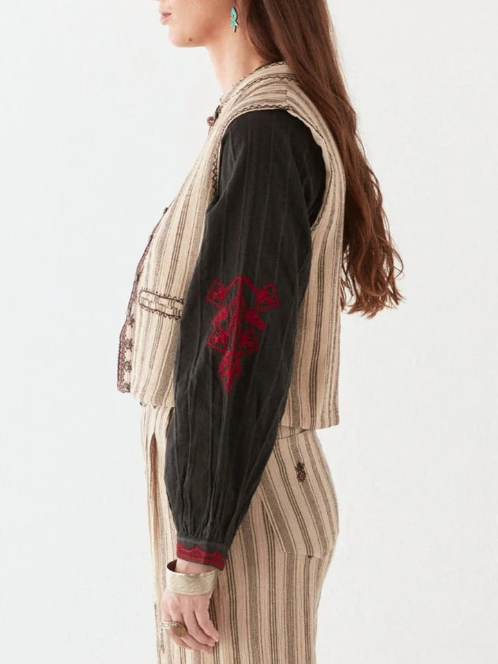 Dalia Vest