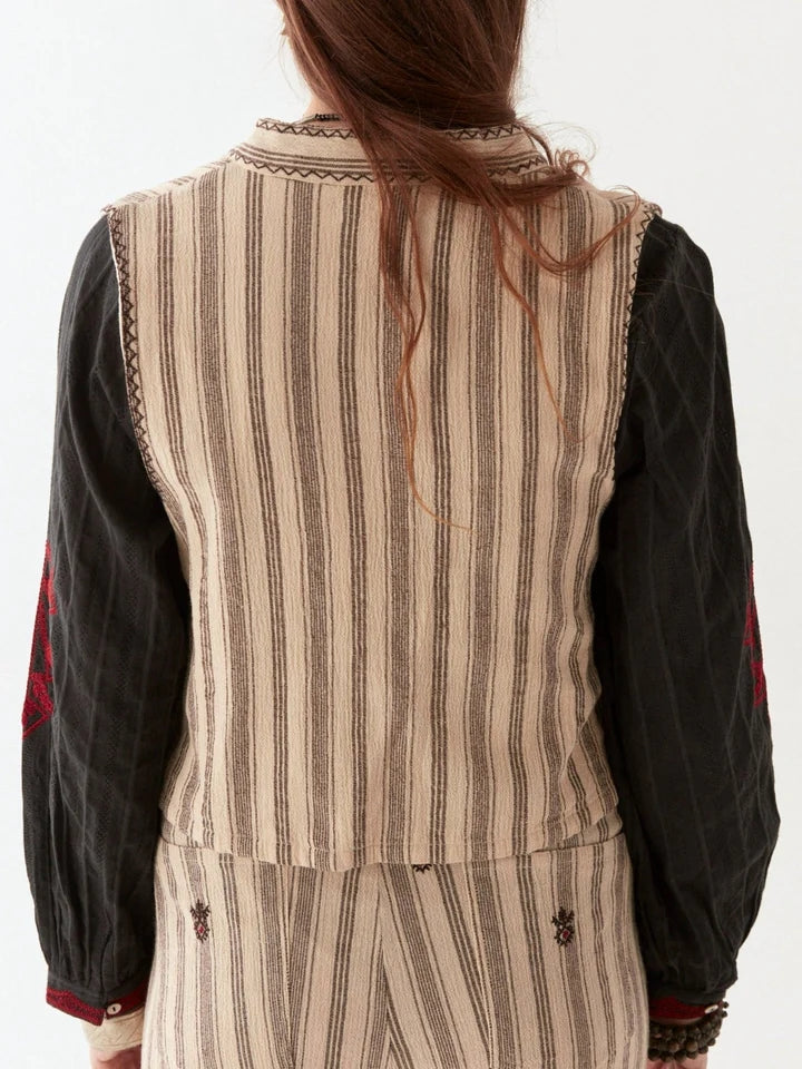 Dalia Vest