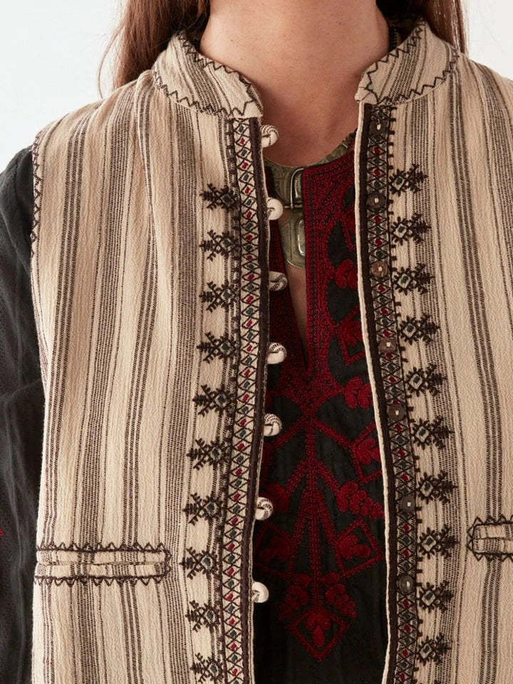 Dalia Vest