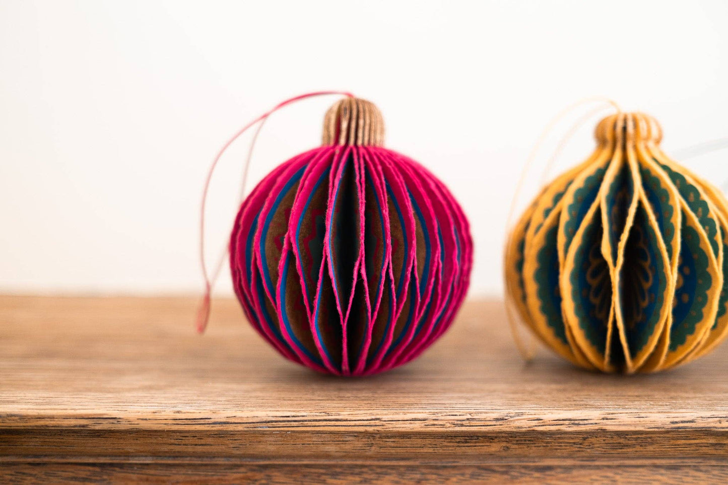 UK/EU: Pink Bauble Honeycomb