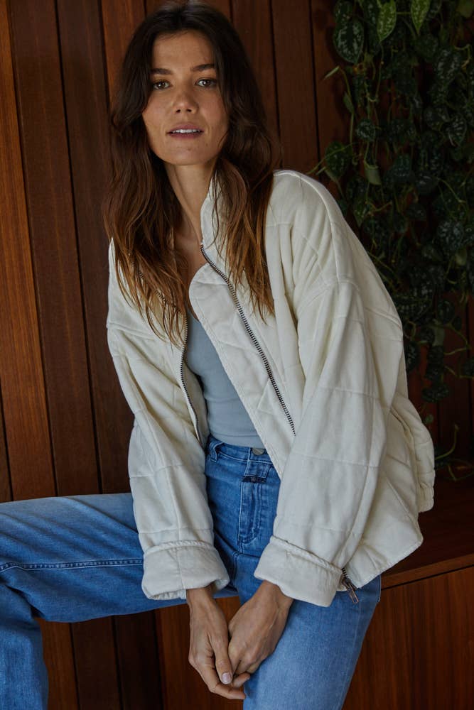 L4369 | Long Sleeve Quilted Knit Mineral Washed Jacket