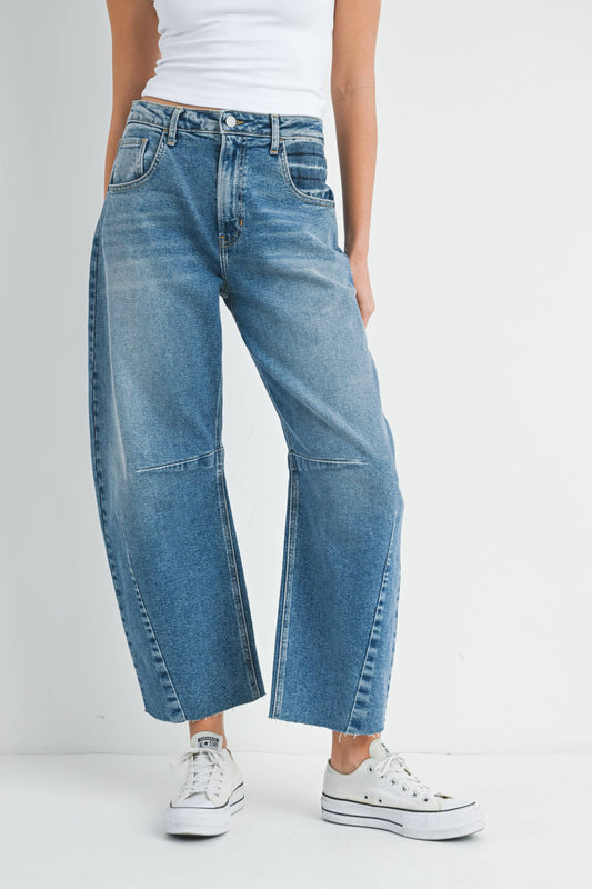 BP473J - MED - Barrel Jean w/ Seams