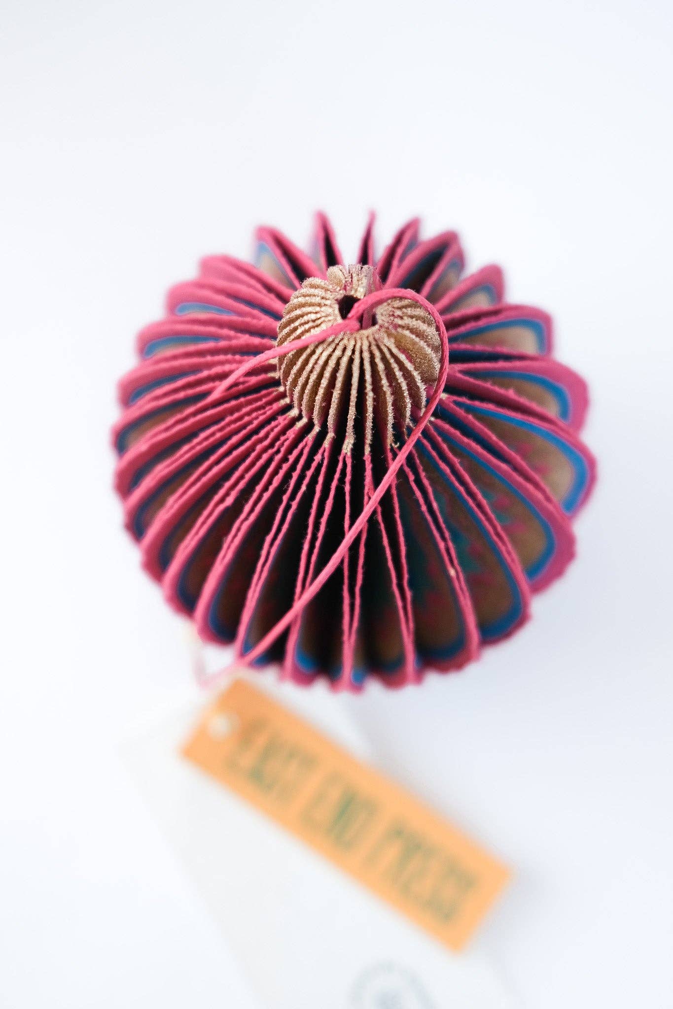 UK/EU: Pink Bauble Honeycomb