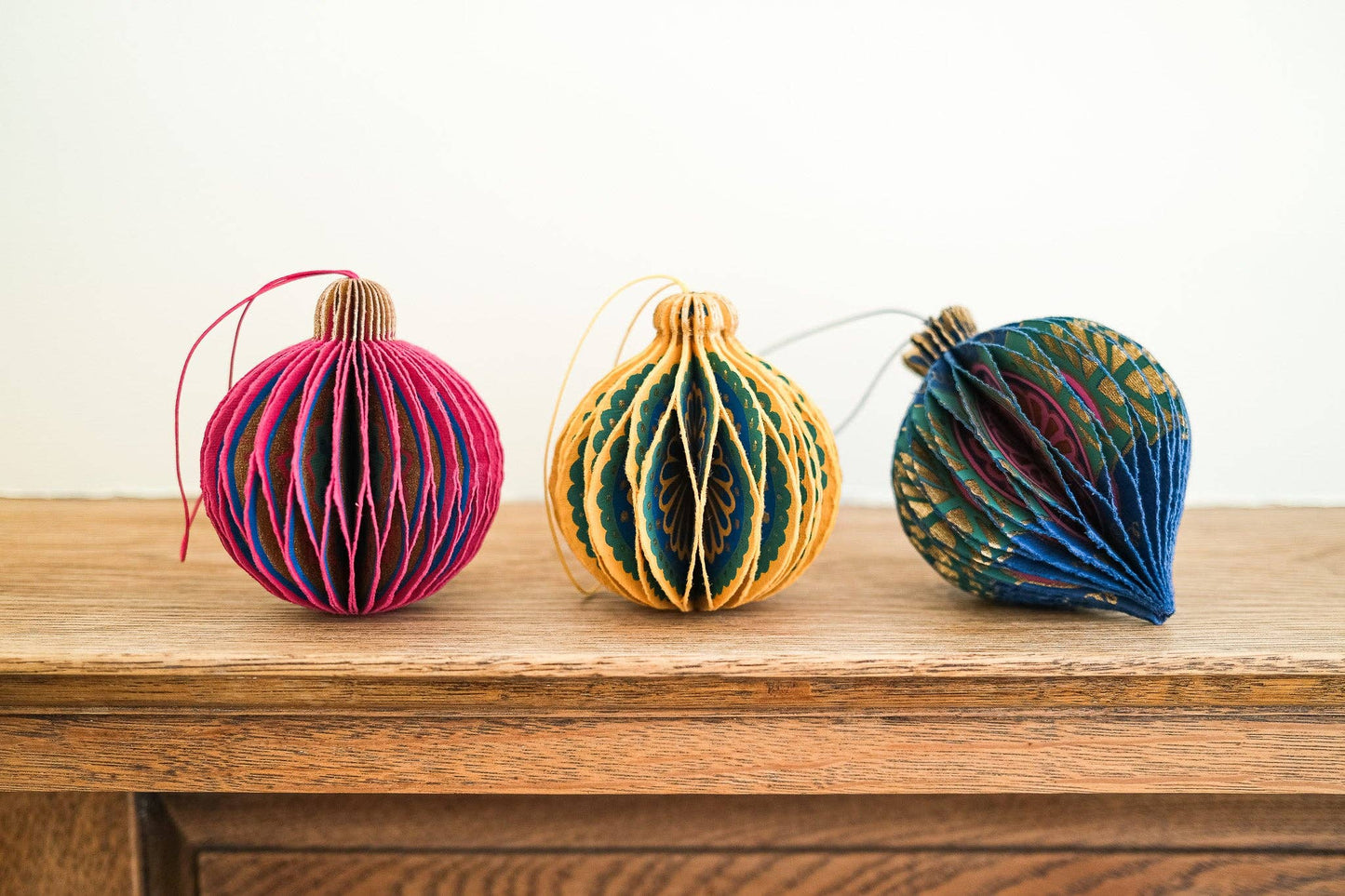 UK/EU: Pink Bauble Honeycomb