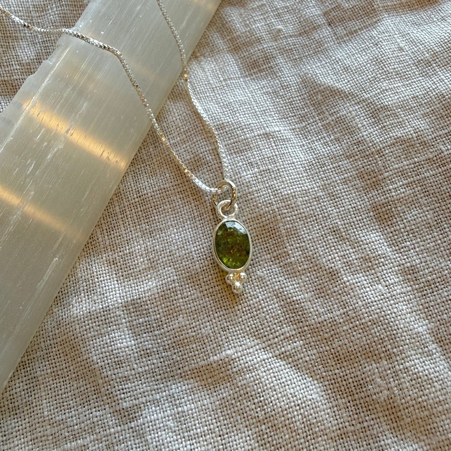 Lūma Necklace | Peridot & Silver