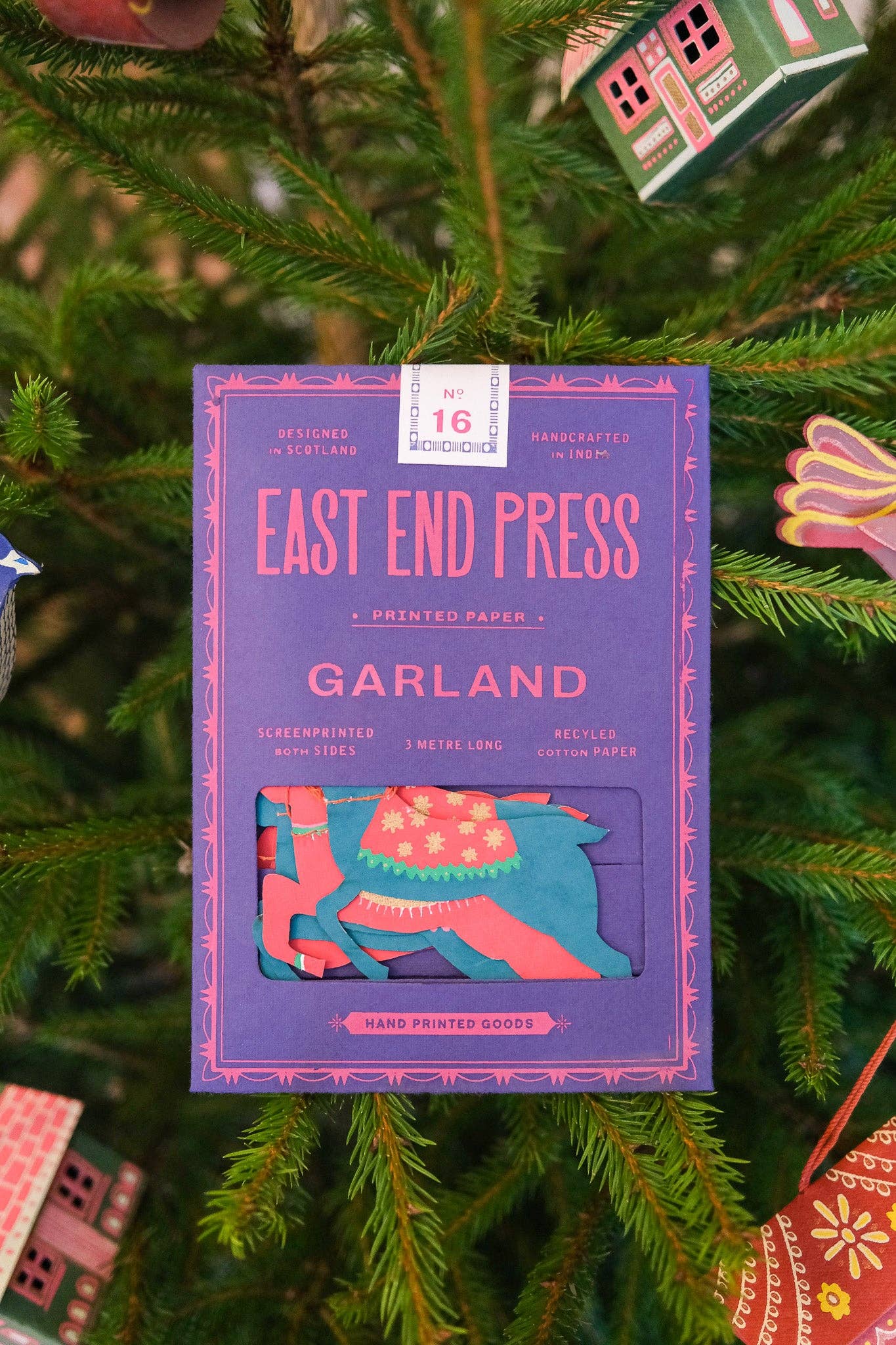 UK/EU: Bright Reindeer Sewn Garland