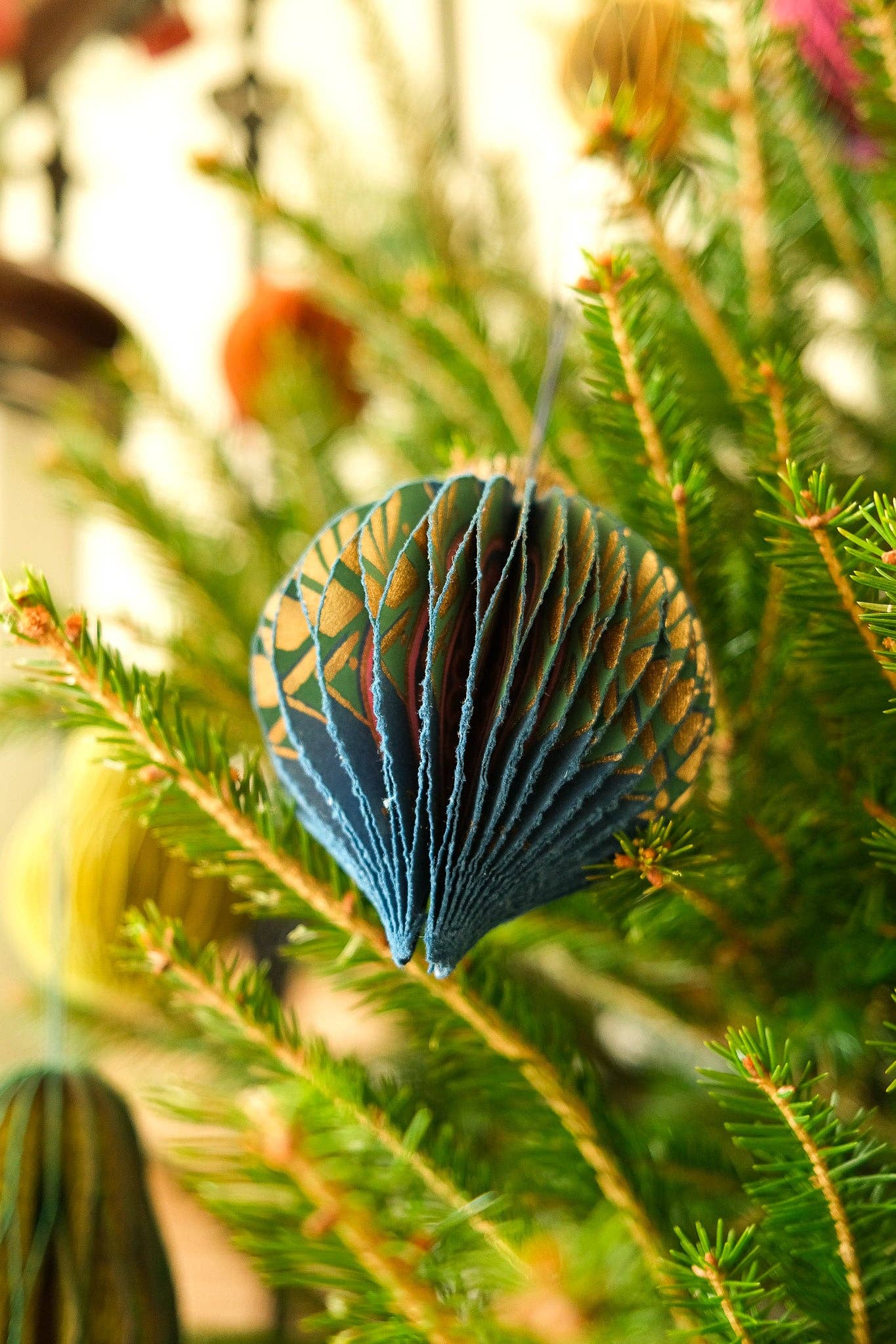 UK/EU: Blue Bauble Honeycomb