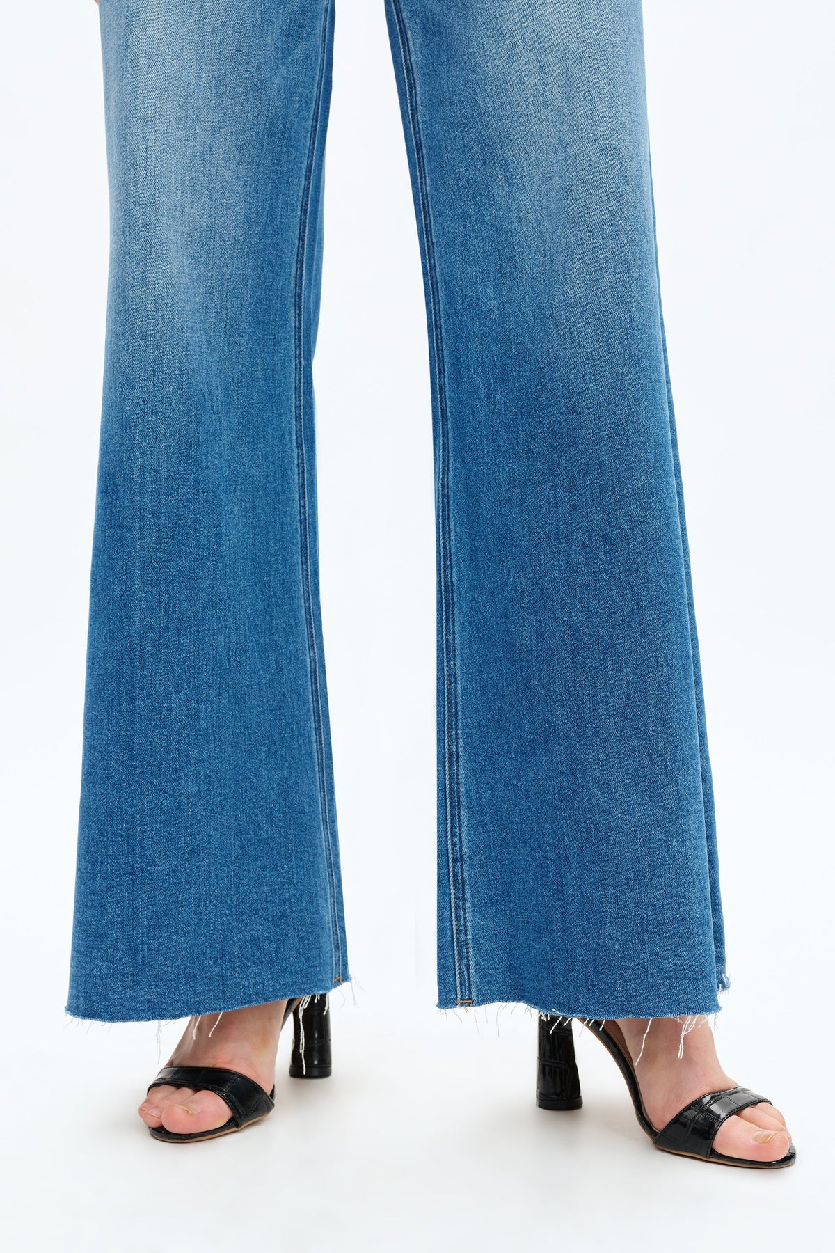 BYW8101 - Super High Rise Wide Leg- Mid Blue