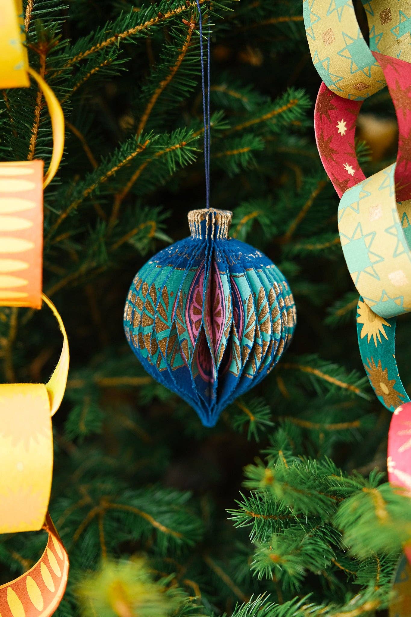 UK/EU: Blue Bauble Honeycomb