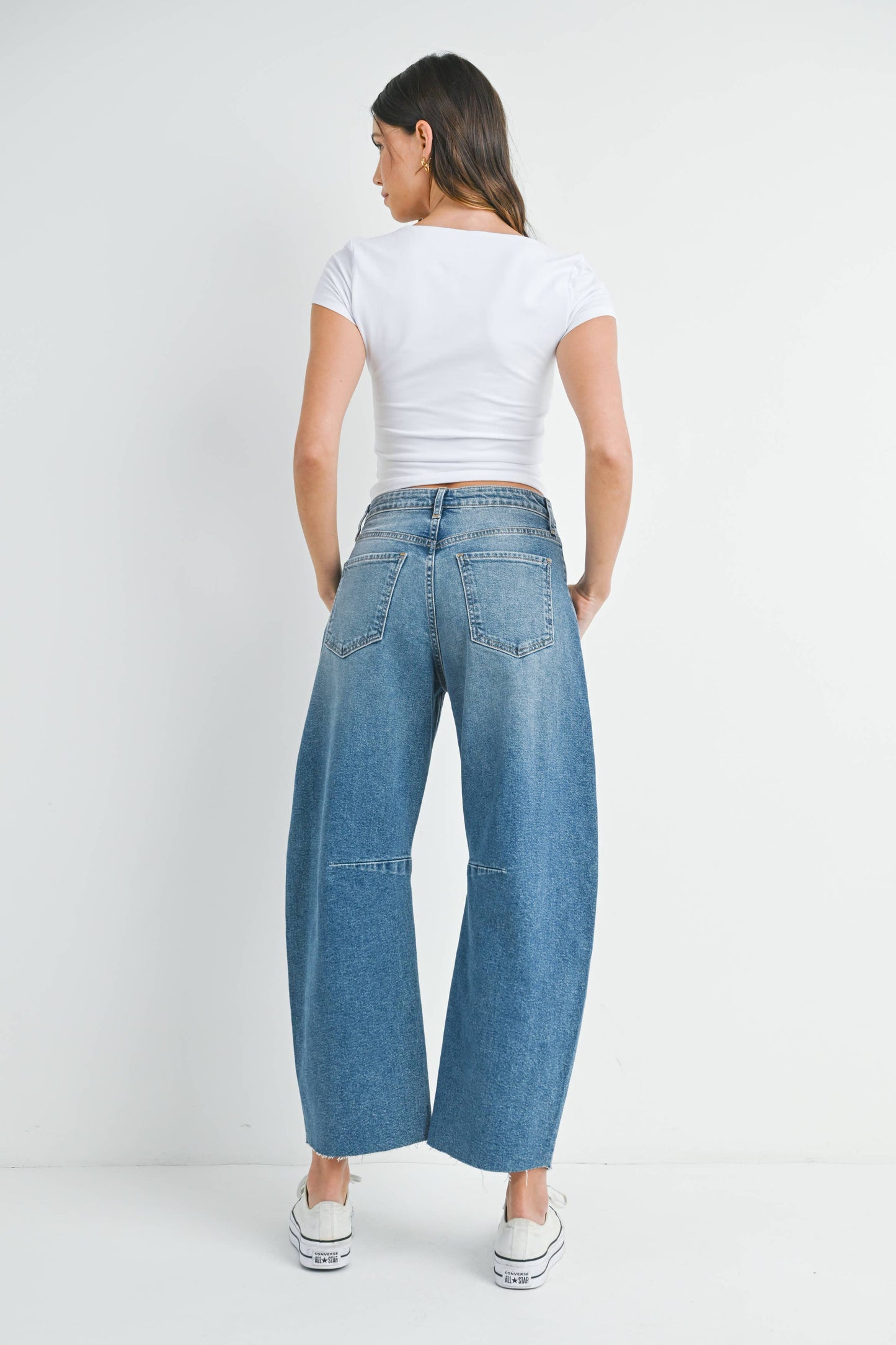 BP473J - MED - Barrel Jean w/ Seams