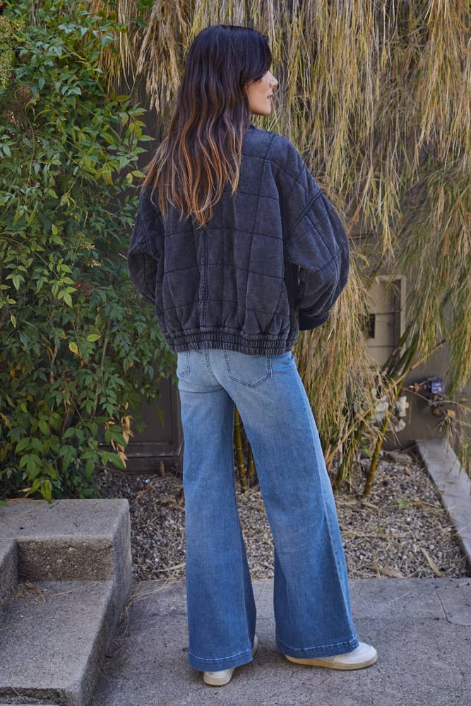 L4369 | Long Sleeve Quilted Knit Mineral Washed Jacket