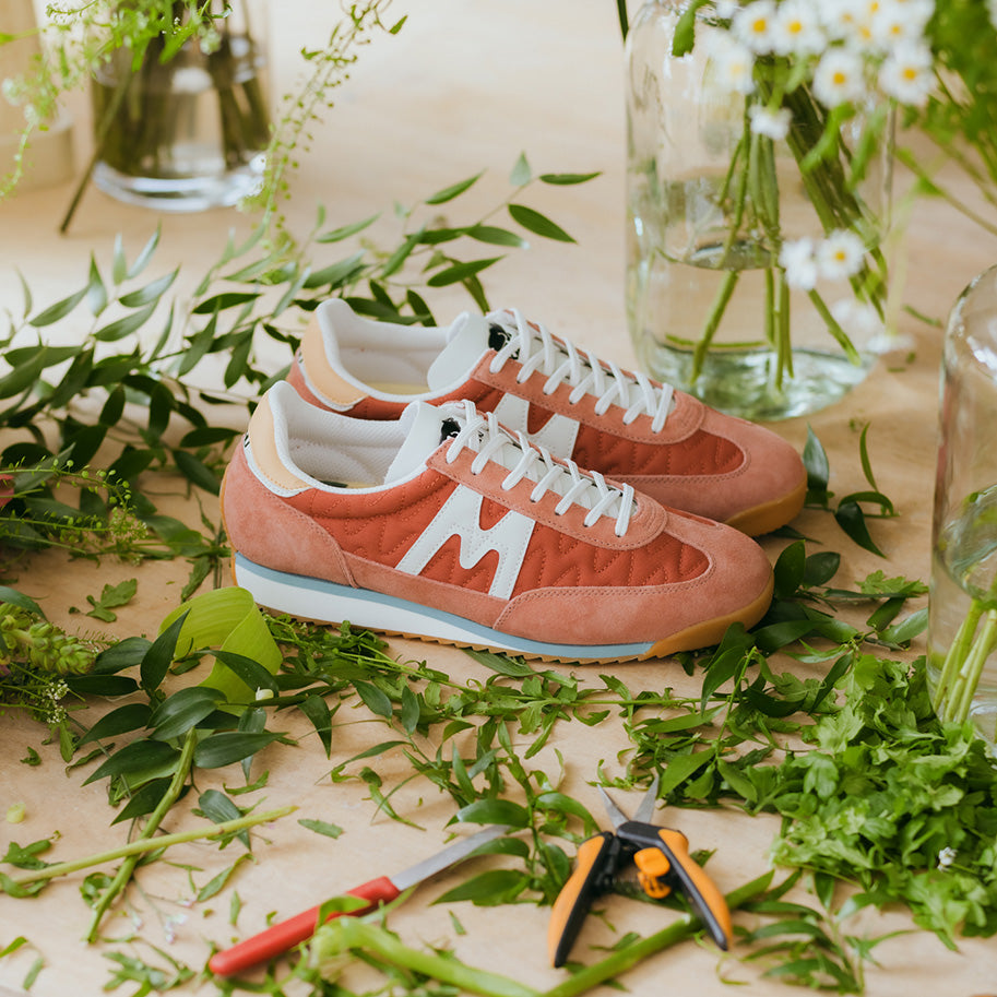 Karhu Mestari Light Mahogany/ Blanc De Blanc